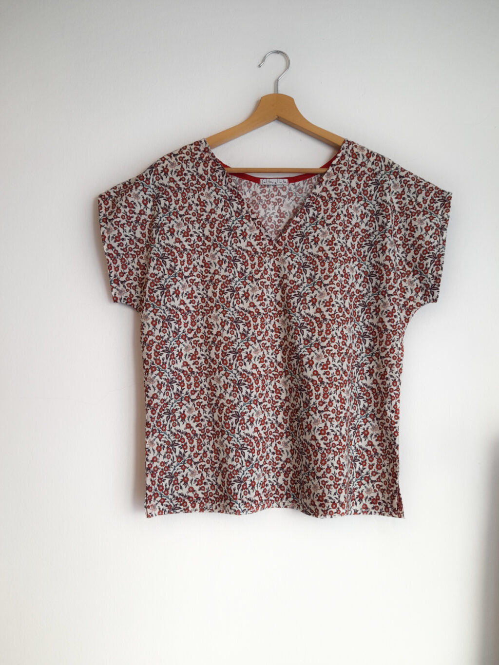 Camicetta cotone liberty fiori rossi